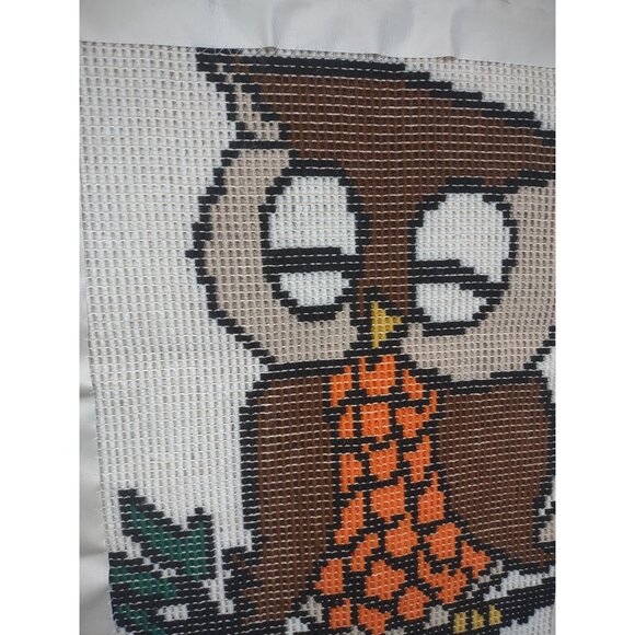 Vintage 1970s Caron Latch Hook Yarn Sleepy Owl Rug Wall Hanging, Wood Dowel Rod - Picture 9 of 12